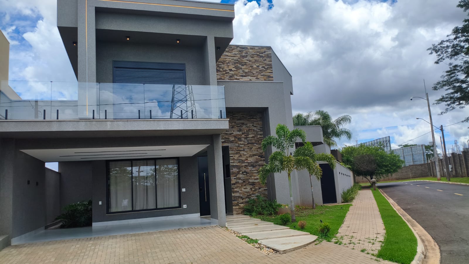 CONDOMÍNIO GOLDENPARK RESIDENCIA